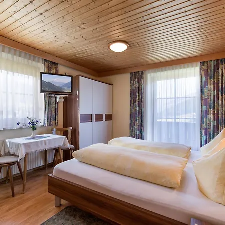 Rieser Guest house *